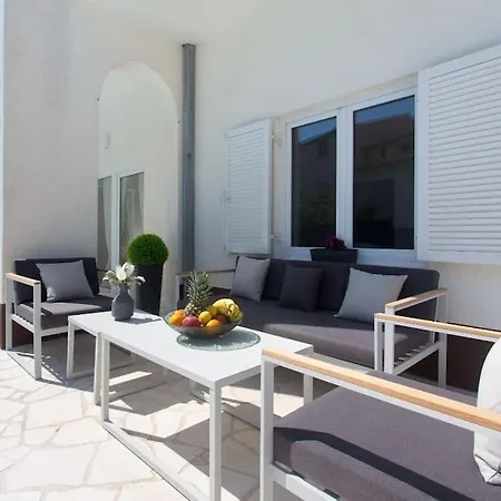 Luxury Villa, 40 Sqm Heated Private Pool, Gym, Seaview, 200m To Beach, 7 Bedrooms Villa *