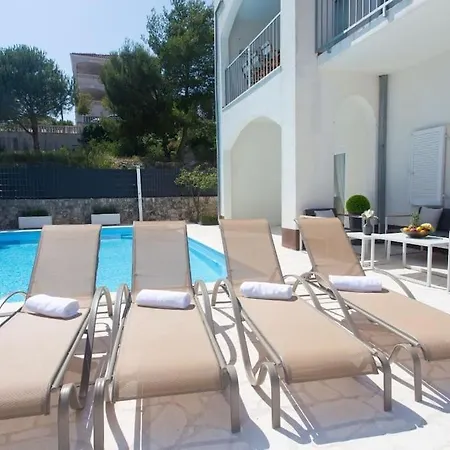 Luxury Villa, 40 Sqm Heated Private Pool, Gym, Seaview, 200m To Beach, 7 Bedrooms * Трогір