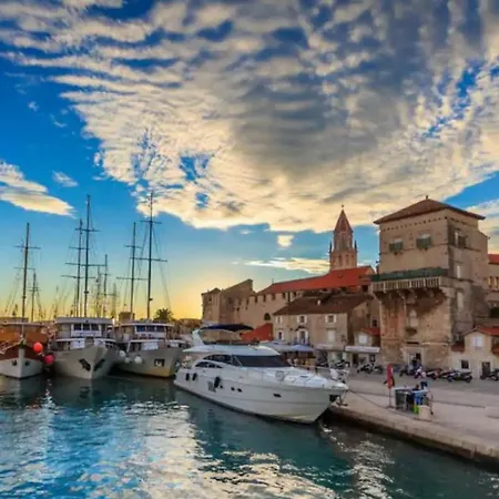 Luxury Villa, 40 Sqm Heated Private Pool, Gym, Seaview, 200m To Beach, 7 Bedrooms *