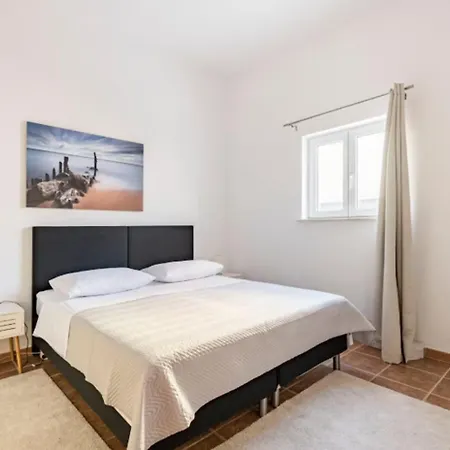 Luxury Villa, 40 Sqm Heated Private Pool, Gym, Seaview, 200m To Beach, 7 Bedrooms Trogir