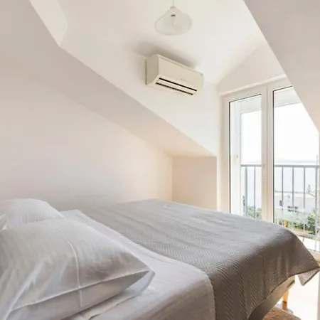 Luxury Villa, 40 Sqm Heated Private Pool, Gym, Seaview, 200m To Beach, 7 Bedrooms *