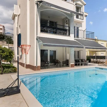 Luxury Villa, 40 Sqm Heated Private Pool, Gym, Seaview, 200m To Beach, 7 Bedrooms Villa Trogir