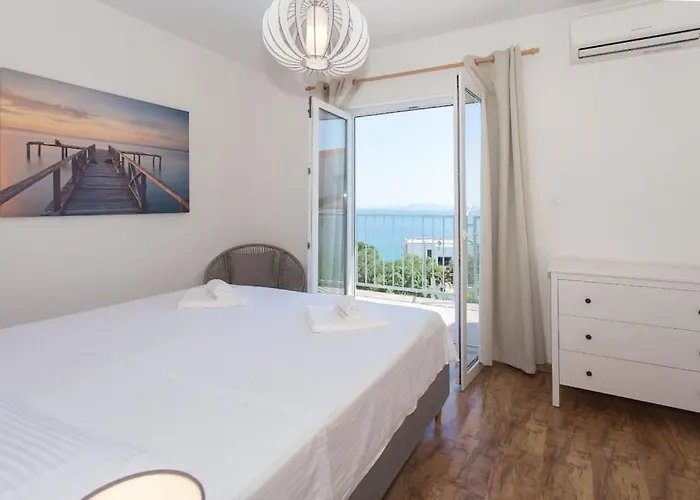 Luxury Villa, 40 Sqm Heated Private Pool, Gym, Seaview, 200m To Beach, 7 Bedrooms * 特罗吉尔