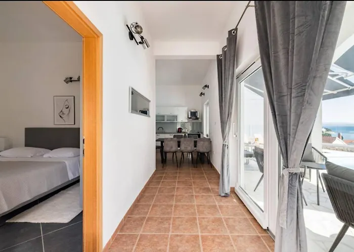 别墅 Luxury Villa, 40 Sqm Heated Private Pool, Gym, Seaview, 200m To Beach, 7 Bedrooms *