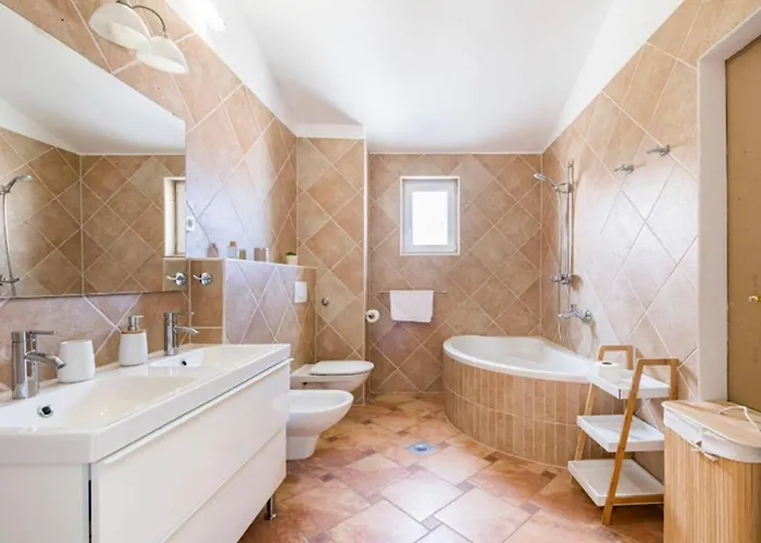 别墅 Luxury Villa, 40 Sqm Heated Private Pool, Gym, Seaview, 200m To Beach, 7 Bedrooms