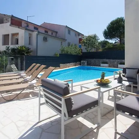 Luxury Villa, 40 Sqm Heated Private Pool, Gym, Seaview, 200m To Beach, 7 Bedrooms