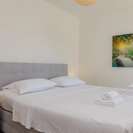 Luxury Villa, 40 Sqm Heated Private Pool, Gym, Seaview, 200m To Beach, 7 Bedrooms * Trogir