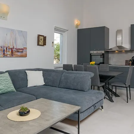 Villa Luxury Villa, 40 Sqm Heated Private Pool, Gym, Seaview, 200m To Beach, 7 Bedrooms