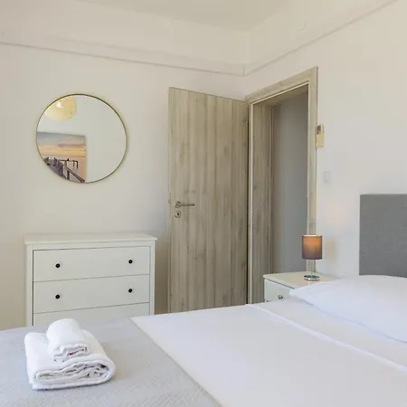 别墅 Luxury Villa, 40 Sqm Heated Private Pool, Gym, Seaview, 200m To Beach, 7 Bedrooms *