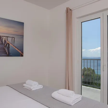 Villa Luxury Villa, 40 Sqm Heated Private Pool, Gym, Seaview, 200m To Beach, 7 Bedrooms Trogir
