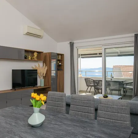 别墅 Luxury Villa, 40 Sqm Heated Private Pool, Gym, Seaview, 200m To Beach, 7 Bedrooms *