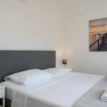 Luxury Villa, 40 Sqm Heated Private Pool, Gym, Seaview, 200m To Beach, 7 Bedrooms Villa