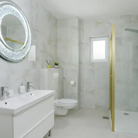 Luxury Villa, 40 Sqm Heated Private Pool, Gym, Seaview, 200m To Beach, 7 Bedrooms Trogir