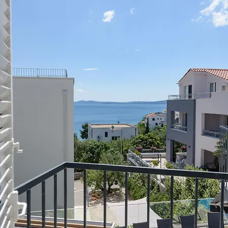 别墅 Luxury Villa, 40 Sqm Heated Private Pool, Gym, Seaview, 200m To Beach, 7 Bedrooms *