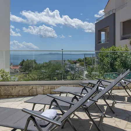 Luxury Villa, 40 Sqm Heated Private Pool, Gym, Seaview, 200m To Beach, 7 Bedrooms *