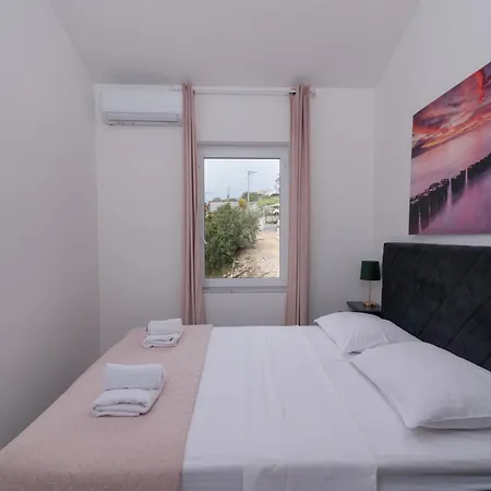Luxury Villa, 40 Sqm Heated Private Pool, Gym, Seaview, 200m To Beach, 7 Bedrooms * 特罗吉尔