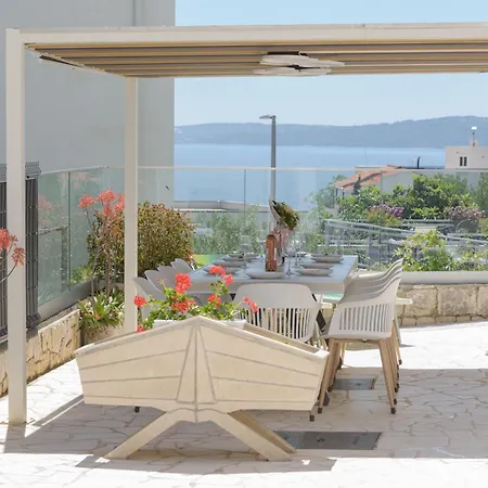 Luxury Villa, 40 Sqm Heated Private Pool, Gym, Seaview, 200m To Beach, 7 Bedrooms