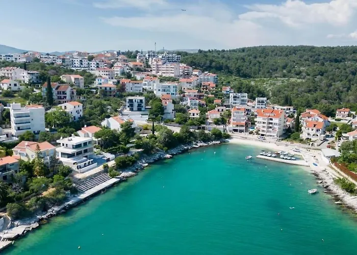 Luxury Villa, 40 Sqm Heated Private Pool, Gym, Seaview, 200m To Beach, 7 Bedrooms Trogir