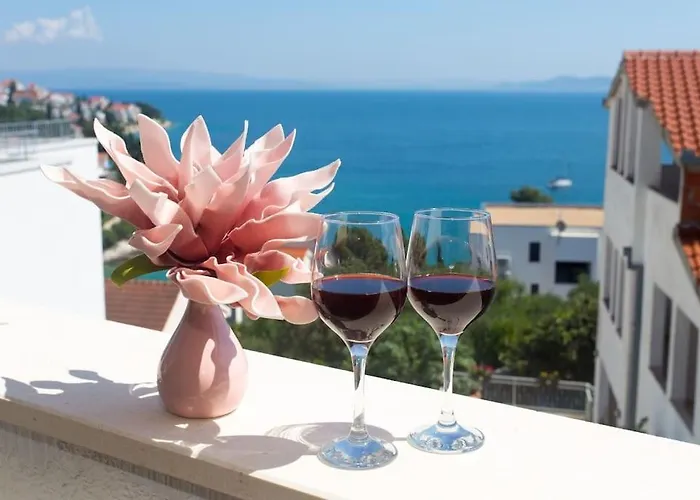 Villa Luxury Villa, 40 Sqm Heated Private Pool, Gym, Seaview, 200m To Beach, 7 Bedrooms Trogir