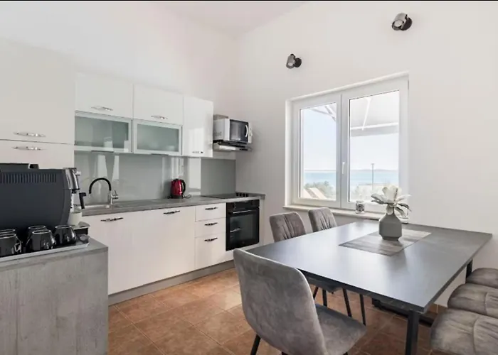 Luxury Villa, 40 Sqm Heated Private Pool, Gym, Seaview, 200m To Beach, 7 Bedrooms Villa