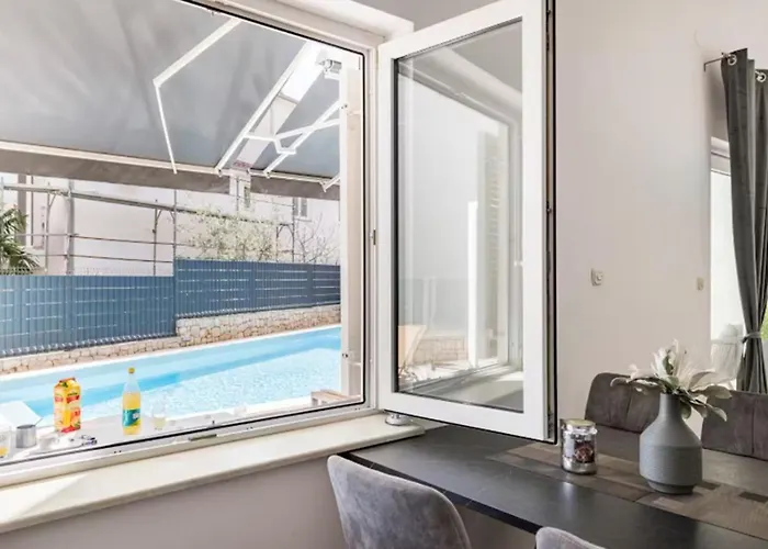 Villa Luxury Villa, 40 Sqm Heated Private Pool, Gym, Seaview, 200m To Beach, 7 Bedrooms