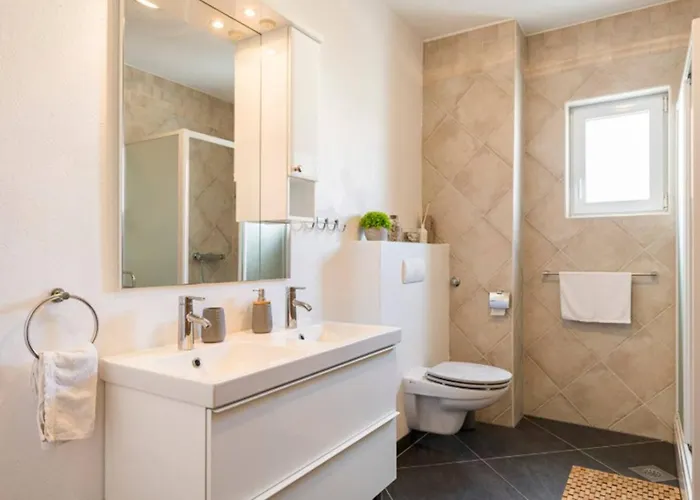 Villa Luxury Villa, 40 Sqm Heated Private Pool, Gym, Seaview, 200m To Beach, 7 Bedrooms