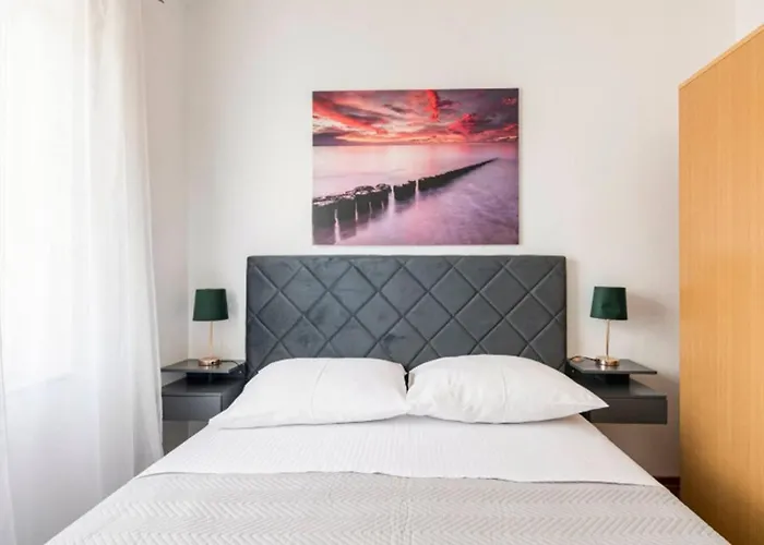 Luxury Villa, 40 Sqm Heated Private Pool, Gym, Seaview, 200m To Beach, 7 Bedrooms Trogir