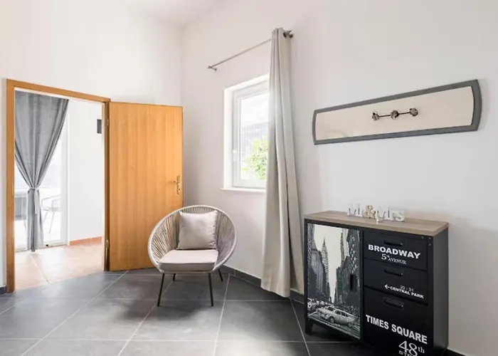 Luxury Villa, 40 Sqm Heated Private Pool, Gym, Seaview, 200m To Beach, 7 Bedrooms Villa