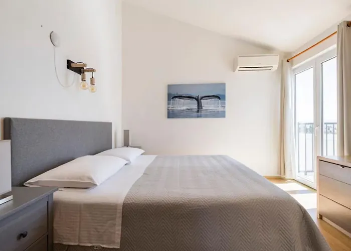 Luxury Villa, 40 Sqm Heated Private Pool, Gym, Seaview, 200m To Beach, 7 Bedrooms Villa Trogir