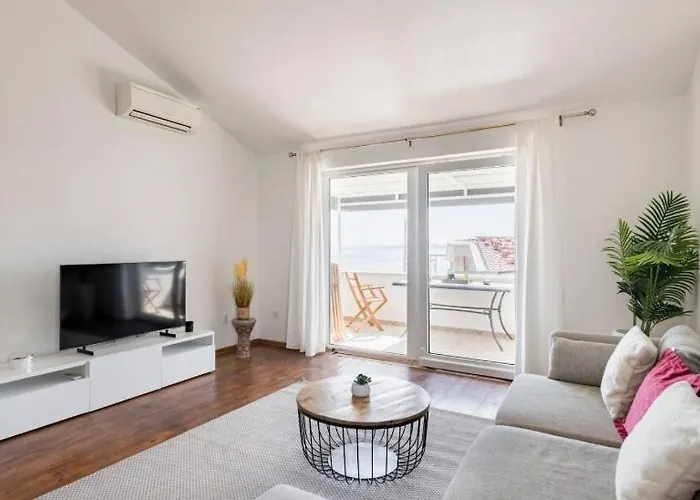 Luxury Villa, 40 Sqm Heated Private Pool, Gym, Seaview, 200m To Beach, 7 Bedrooms Willa