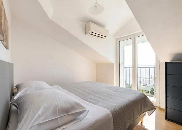 Luxury Villa, 40 Sqm Heated Private Pool, Gym, Seaview, 200m To Beach, 7 Bedrooms *