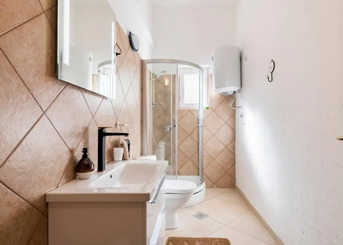 Luxury Villa, 40 Sqm Heated Private Pool, Gym, Seaview, 200m To Beach, 7 Bedrooms Willa