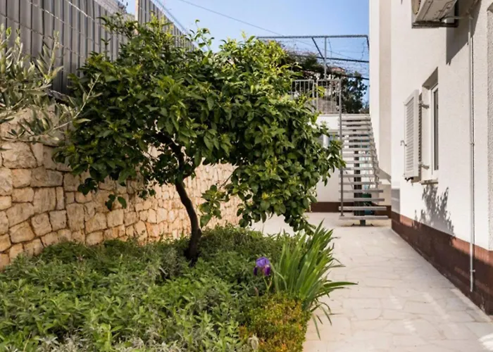 Luxury Villa, 40 Sqm Heated Private Pool, Gym, Seaview, 200m To Beach, 7 Bedrooms Trogir