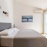 Luxury Villa, 40 Sqm Heated Private Pool, Gym, Seaview, 200m To Beach, 7 Bedrooms Villa Trogir